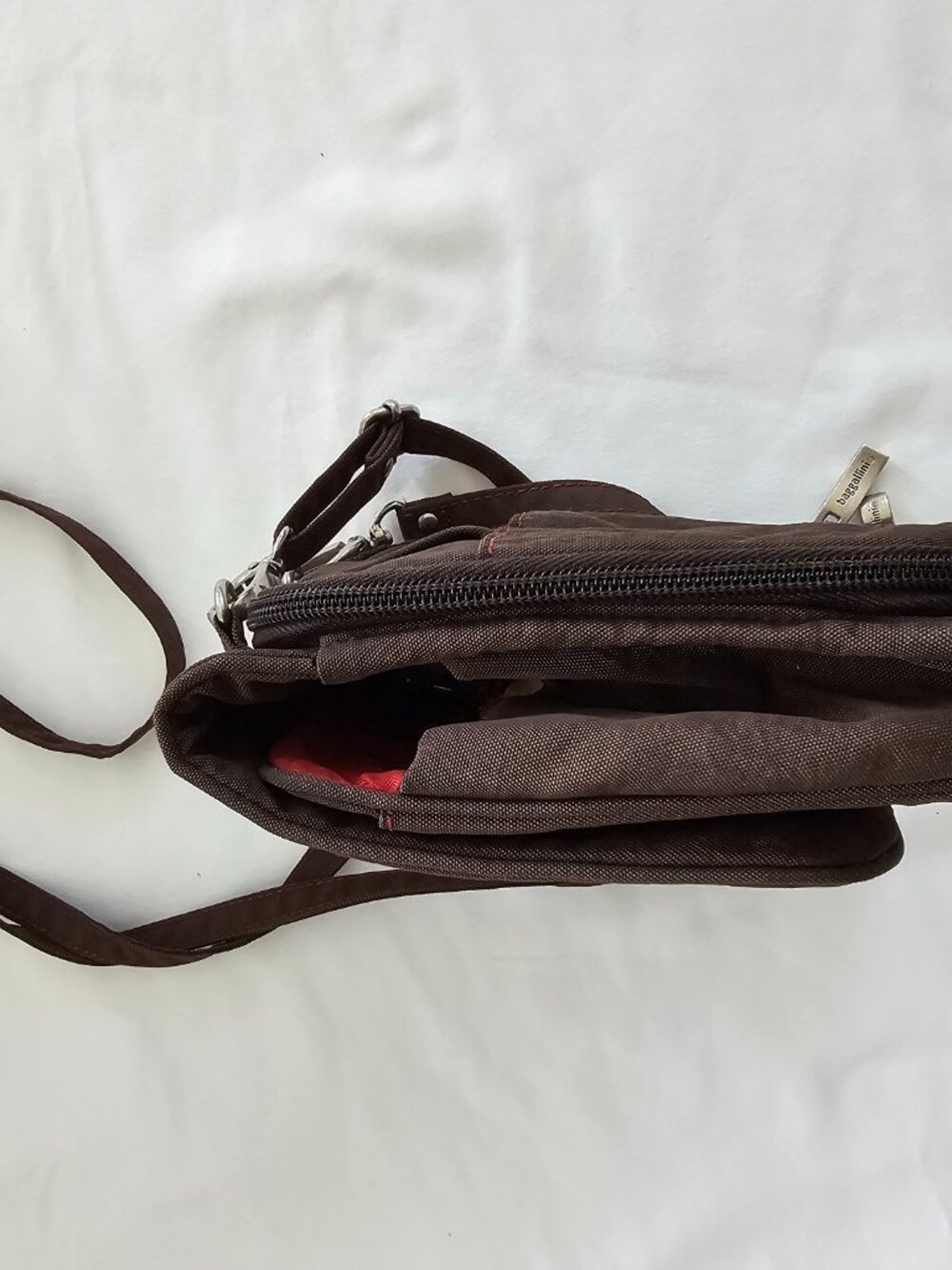 Baggallini small brown crossbody - Picture 10 of 10